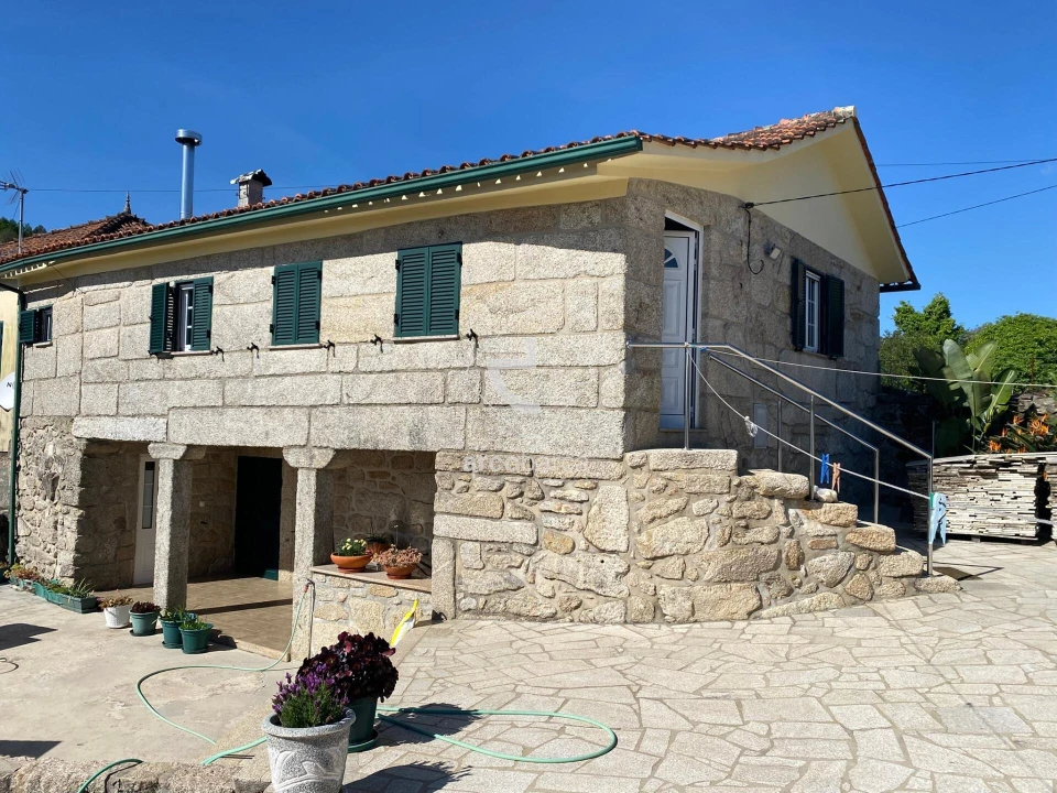 Moradia T2 para Venda em Couto Foto 1