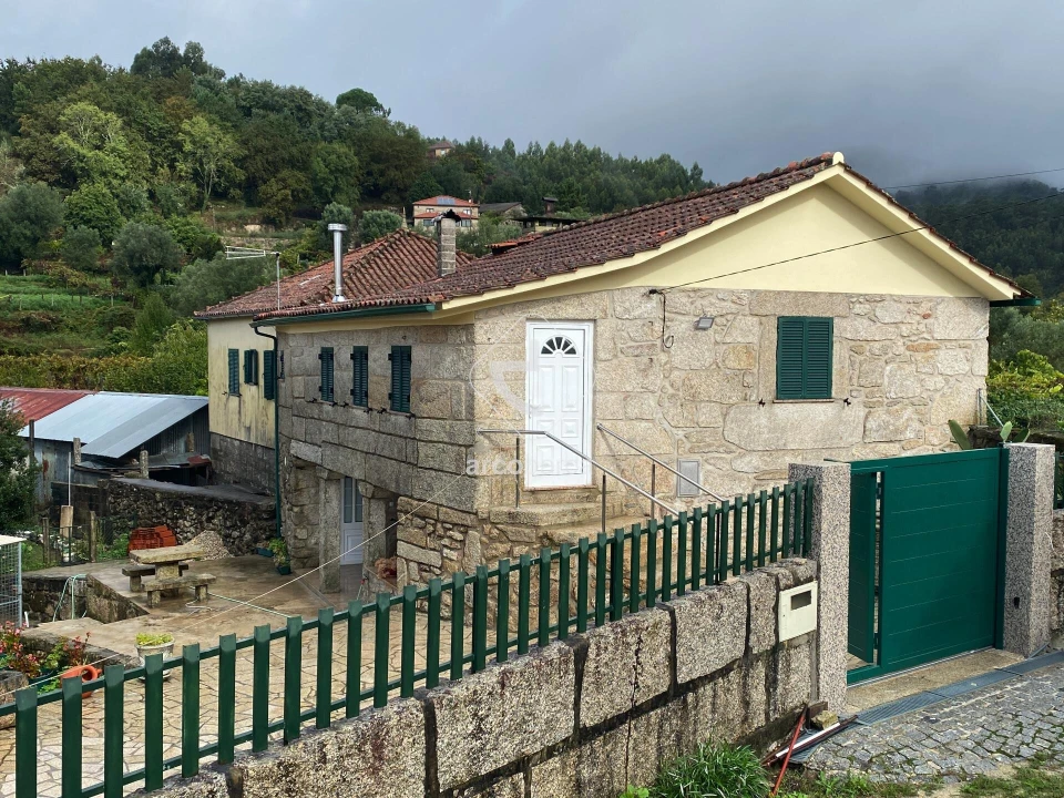 Moradia T2 para Venda em Couto Foto 2