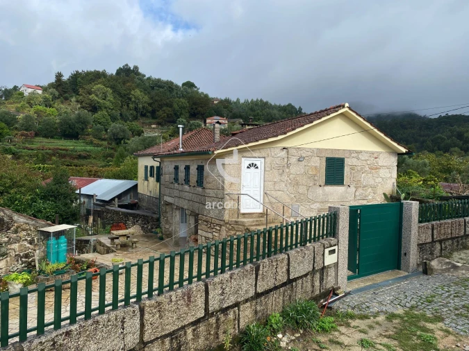 Moradia T2 para Venda em Couto Foto 3