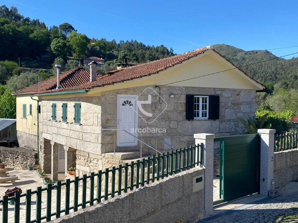 Moradia T2 para Venda em Couto Foto 48