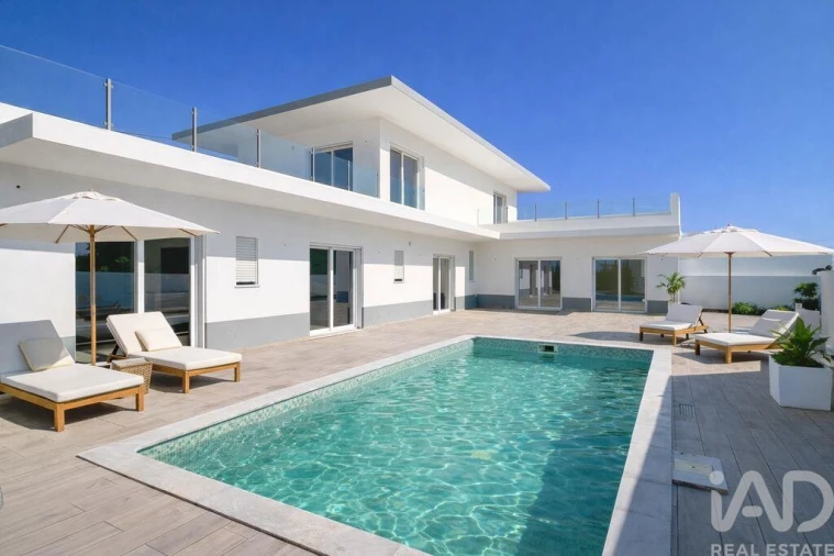 Moradia T4 para Venda em Altura Foto 1