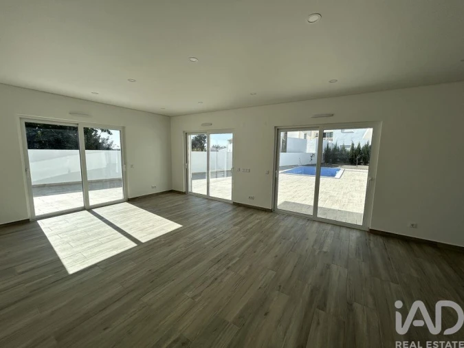 Moradia T4 para Venda em Altura Foto 23