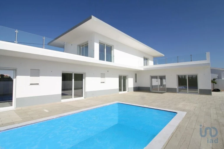 Moradia T4 para Venda em Altura Foto 5