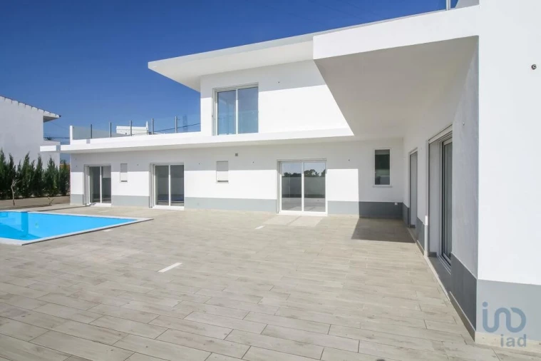 Moradia T4 para Venda em Altura Foto 3