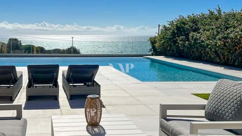 Moradia T5 para Venda em Albufeira e Olhos de Água