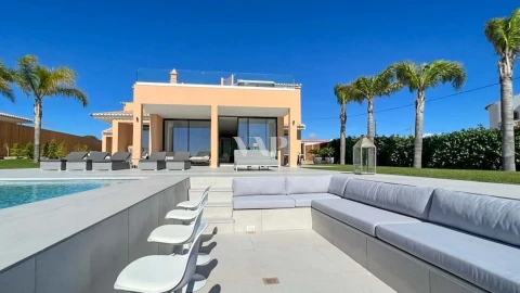 Moradia T5 para Venda em Albufeira e Olhos de Água