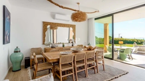 Moradia T5 para Venda em Albufeira e Olhos de Água