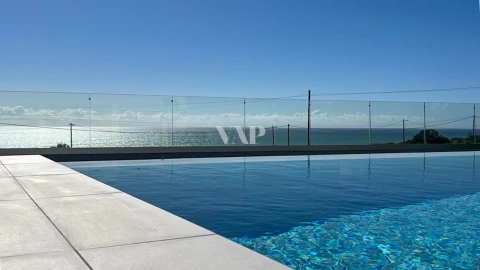 Moradia T5 para Venda em Albufeira e Olhos de Água