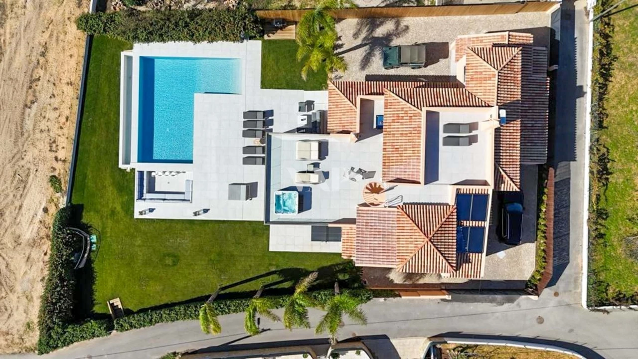 Moradia T5 para Venda em Albufeira e Olhos de Água Foto 18