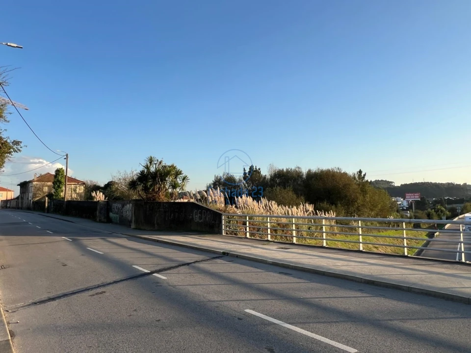 Terreno para Venda em Vilar de Andorinho Foto 4