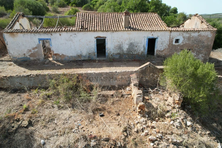 Terreno para Venda em Lagos (São Sebastião e Santa Maria) Foto 12