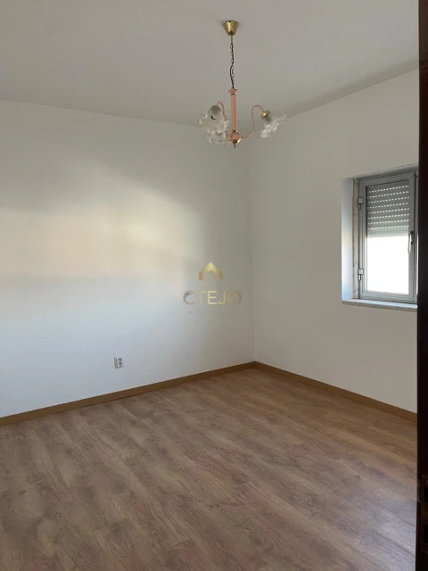 Moradia T5 para Venda em Azambuja