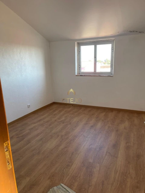Moradia T5 para Venda em Azambuja