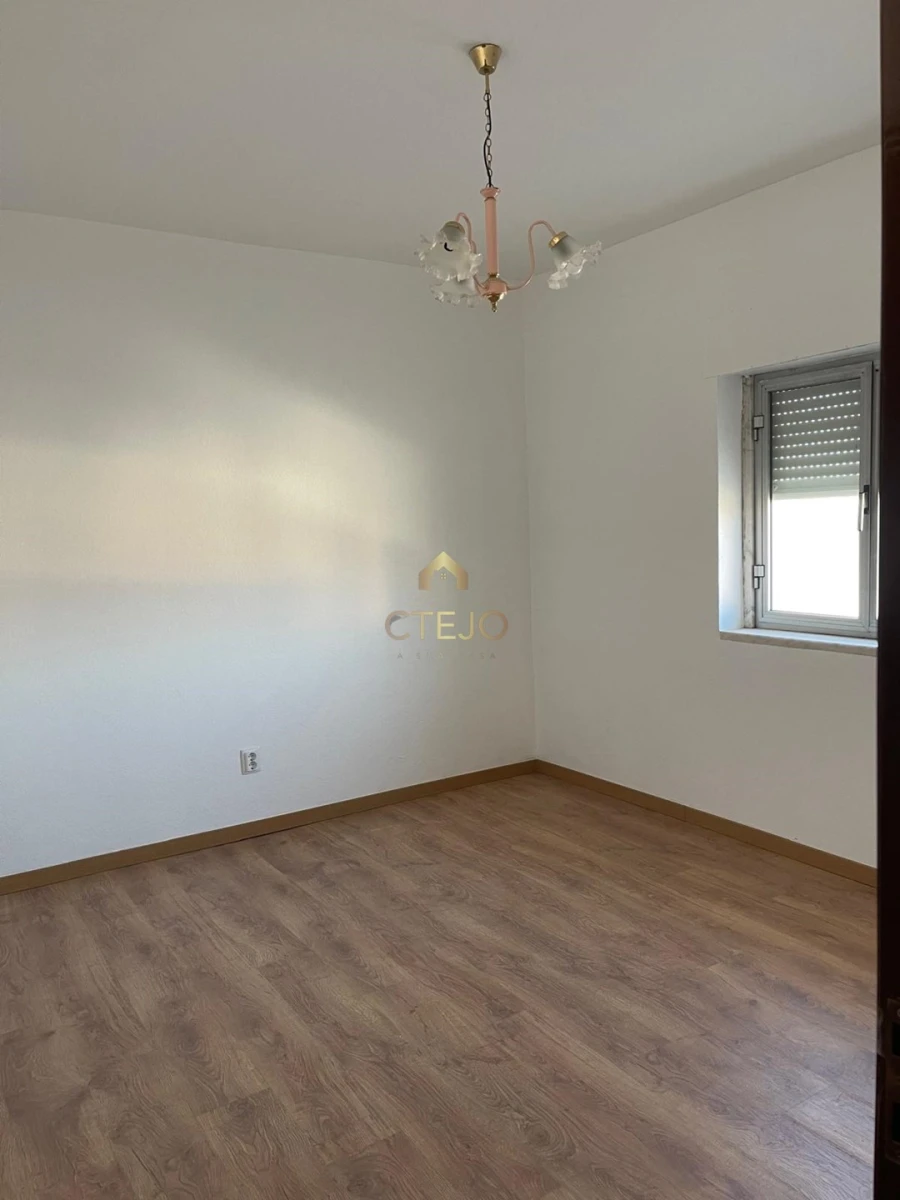 Moradia T5 para Venda em Azambuja Foto 7