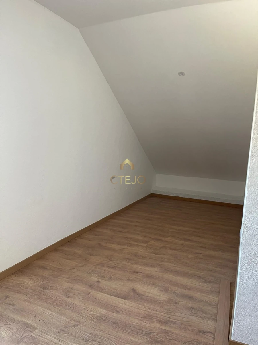 Moradia T5 para Venda em Azambuja Foto 15