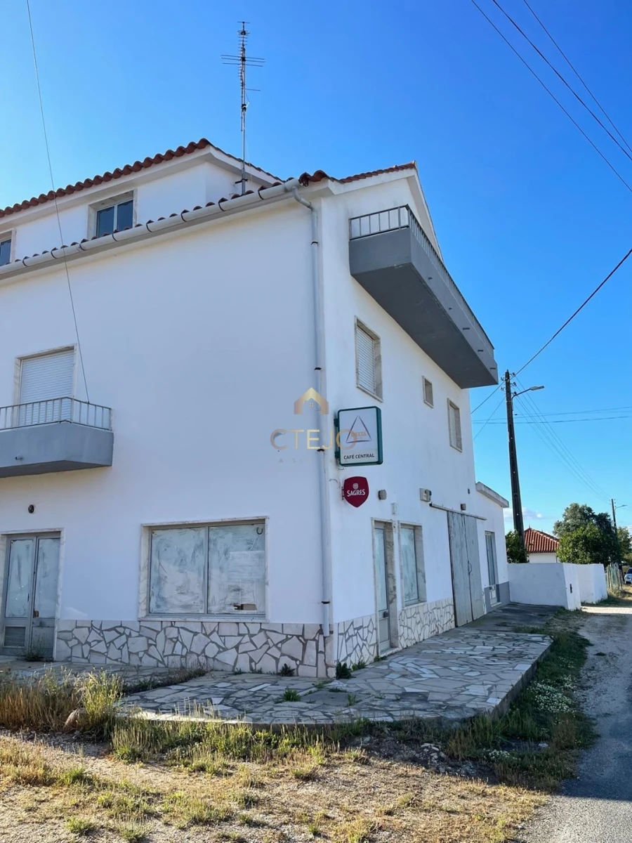 Moradia T5 para Venda em Azambuja Foto 1