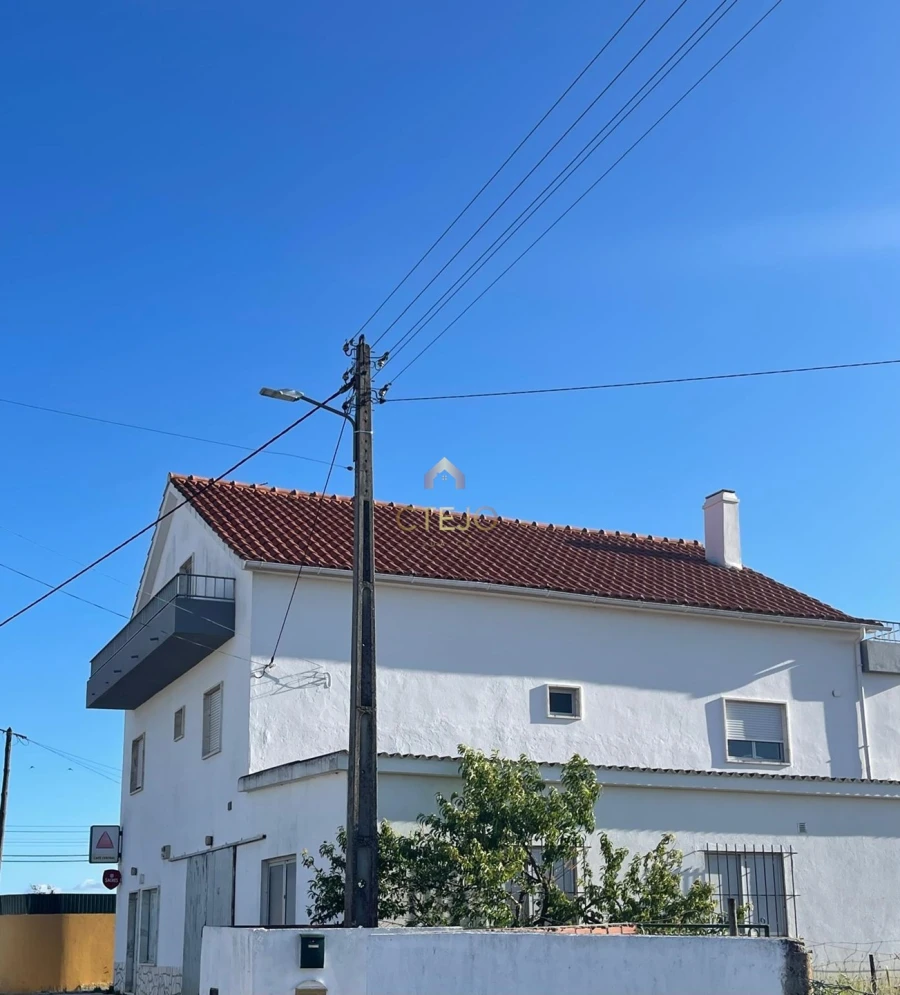 Moradia T5 para Venda em Azambuja Foto 2