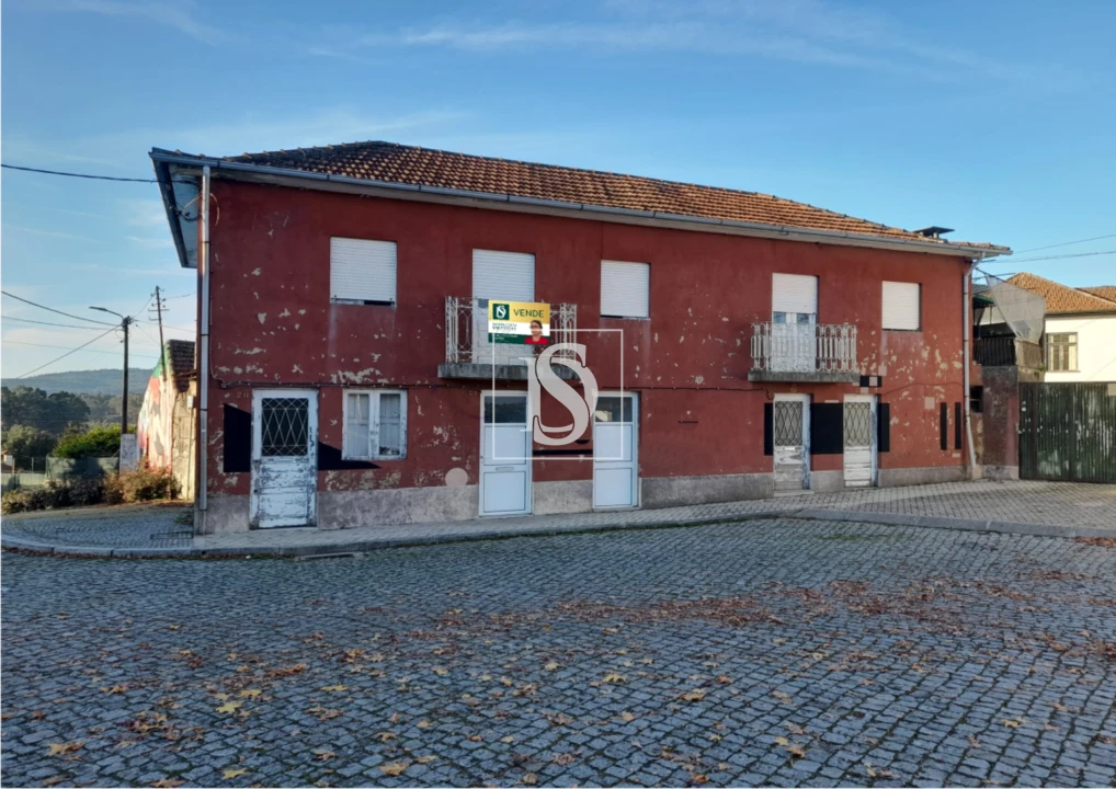 Moradia T7 para Venda em Freamunde Foto 1