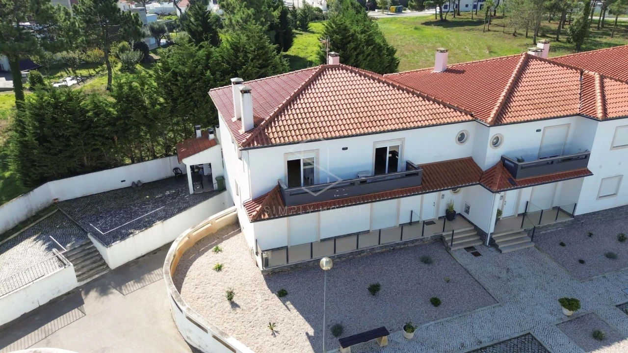 Apartamento T2 para Venda em Tornada e Salir do Porto Foto 1