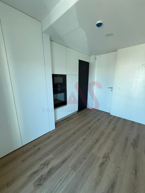Apartamento T3 para Venda em Glória e Vera Cruz