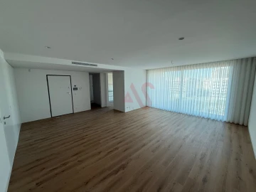 Apartamento T3 para Venda em Glória e Vera Cruz