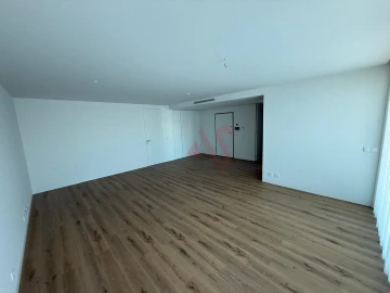 Apartamento T3 para Venda em Glória e Vera Cruz