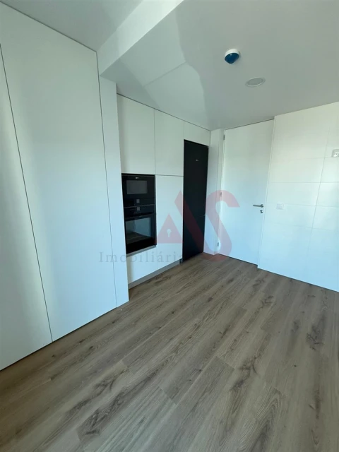 Apartamento T3 para Venda em Glória e Vera Cruz