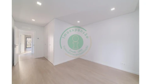 Moradia T4 para Venda em Tavarede