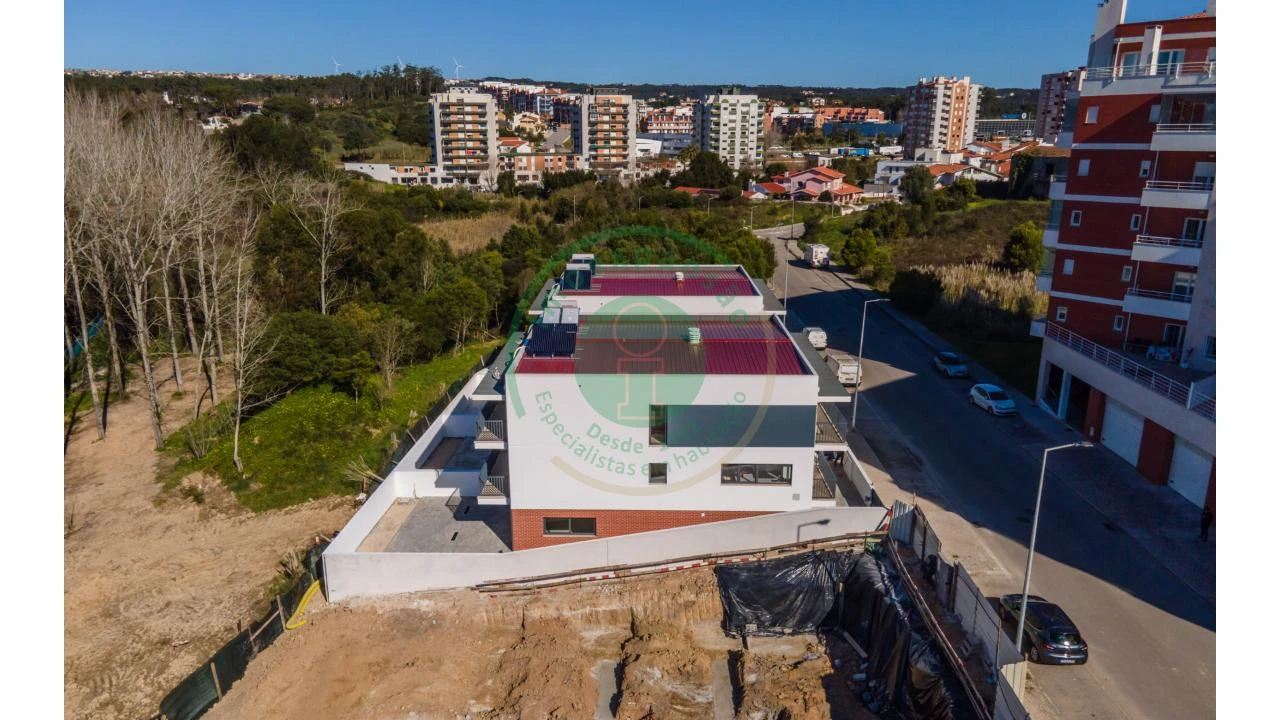 Moradia T4 para Venda em Tavarede Foto 2