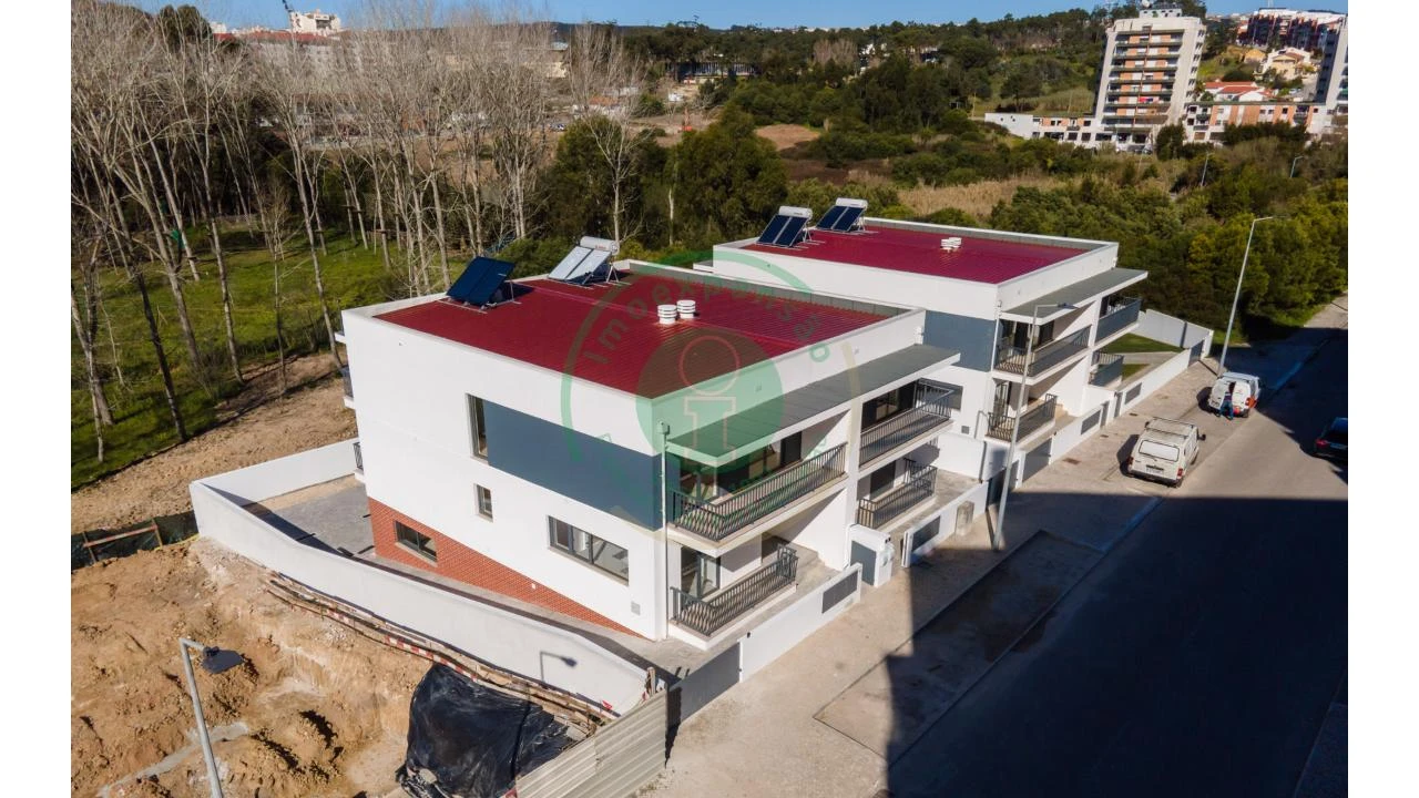Moradia T4 para Venda em Tavarede Foto 3