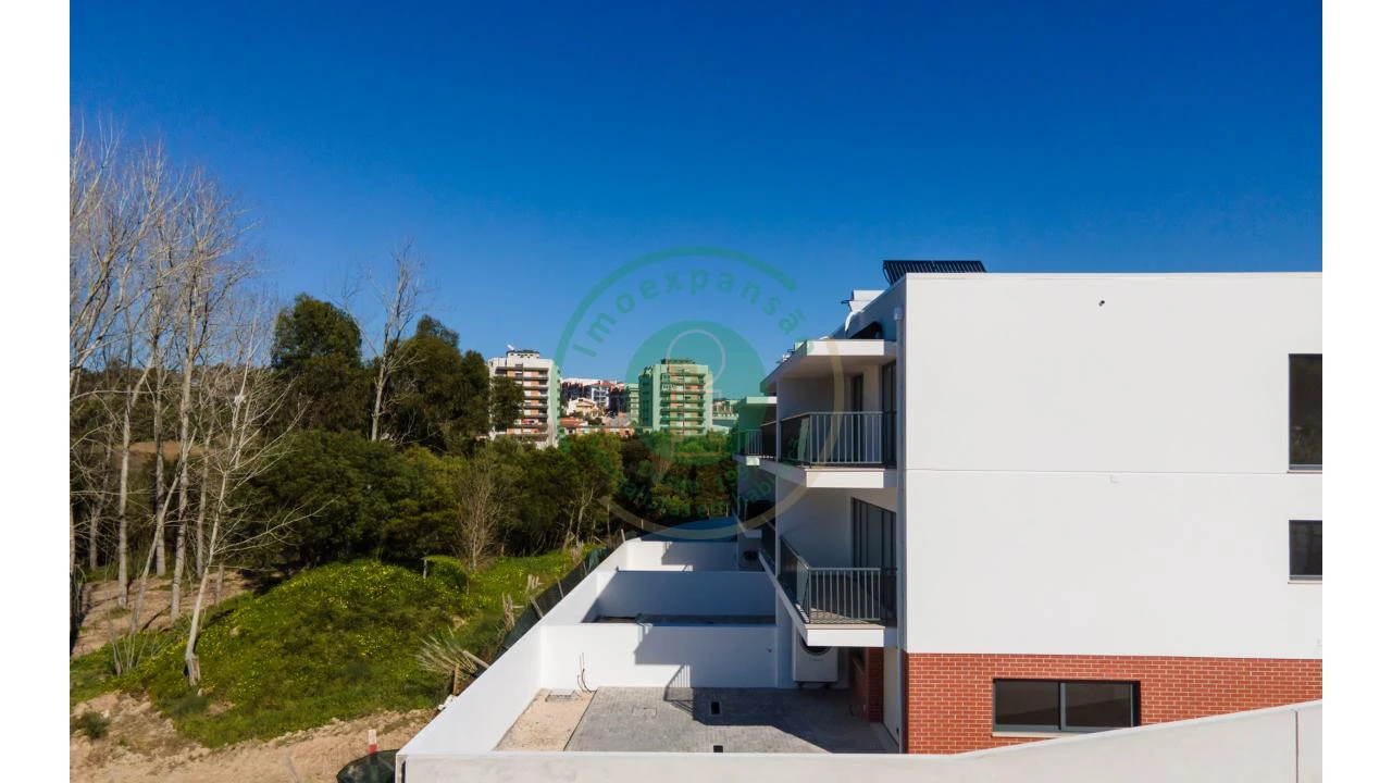 Moradia T4 para Venda em Tavarede Foto 4