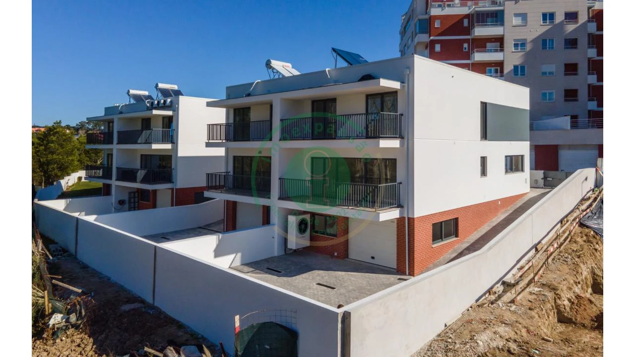Moradia T4 para Venda em Tavarede Foto 5