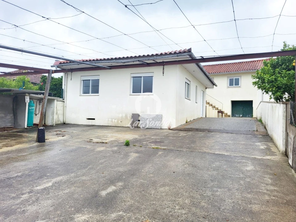 Moradia T5 para Venda em Rates Foto 1