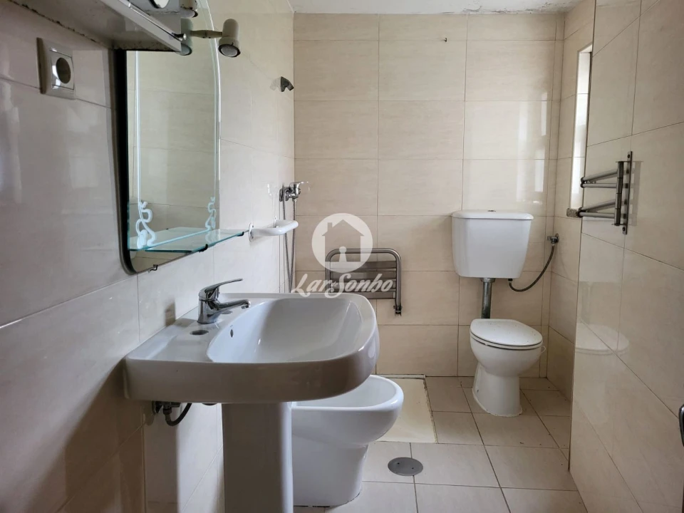 Moradia T5 para Venda em Rates Foto 12