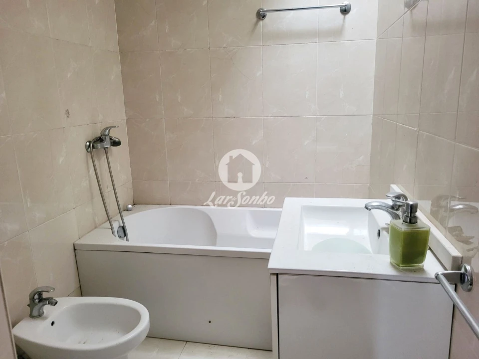 Moradia T5 para Venda em Rates Foto 19