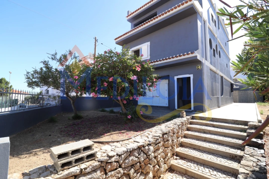 Moradia T4 para Venda em Vila Nova de Cacela Foto 2
