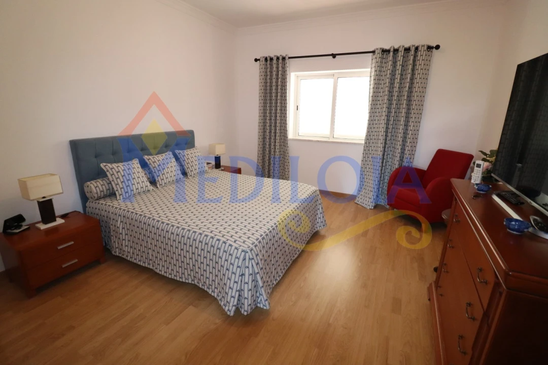Moradia T4 para Venda em Vila Nova de Cacela Foto 18
