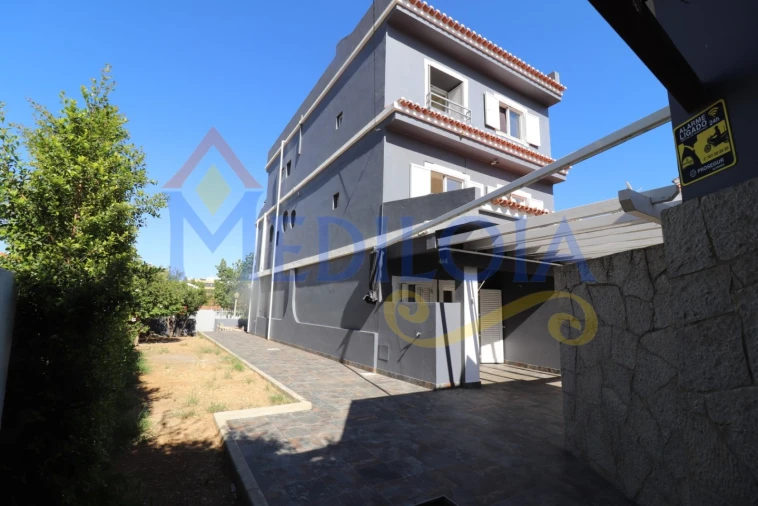 Moradia T4 para Venda em Vila Nova de Cacela Foto 3