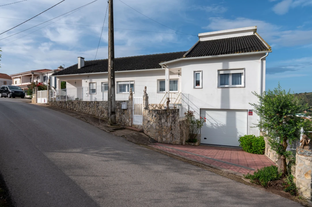 Moradia T5 para Venda em Painho e Figueiros Foto 11