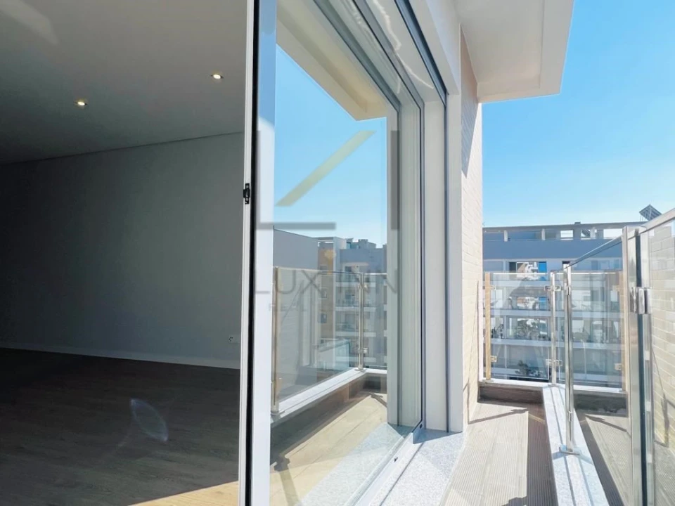 Apartamento T3 para Venda em Carcavelos e Parede Foto 7