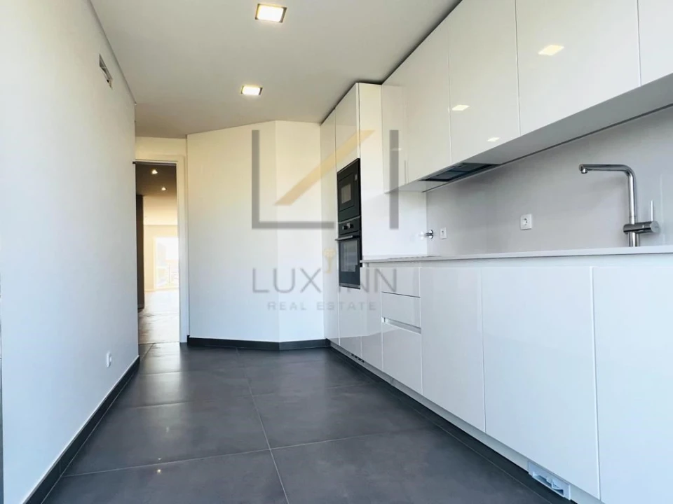 Apartamento T3 para Venda em Carcavelos e Parede Foto 10