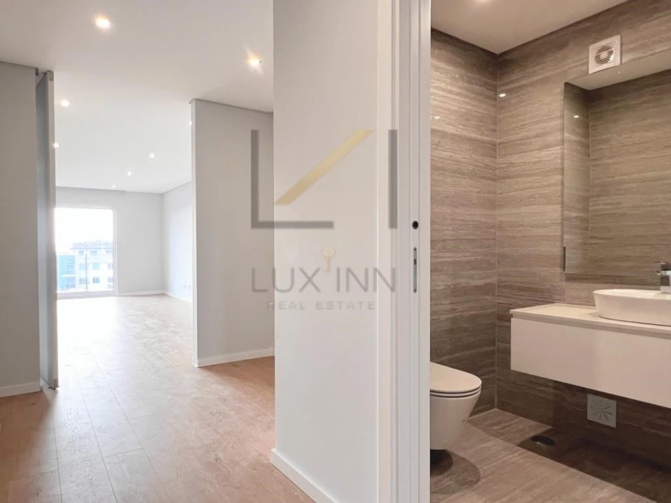 Apartamento T3 para Venda em Carcavelos e Parede Foto 11