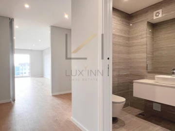 Apartamento T3 para Venda em Carcavelos e Parede