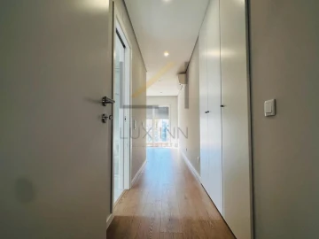 Apartamento T3 para Venda em Carcavelos e Parede