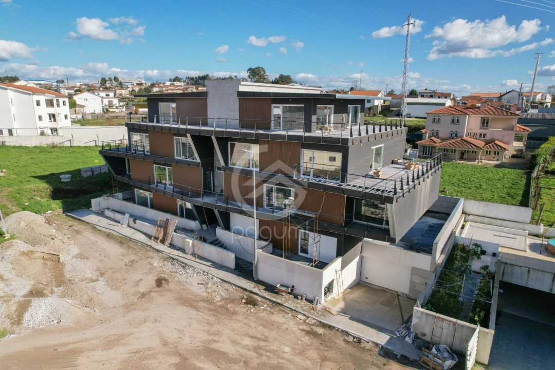 Apartamento T2 para Venda em Freamunde Foto 1
