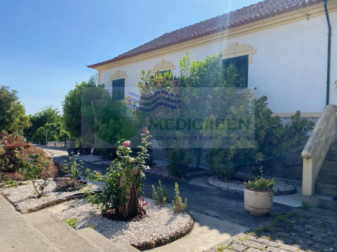 Moradia T4 para Venda em Pessegueiro do Vouga Foto 2