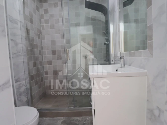 Apartamento T1 para Venda em Arroios Foto 7