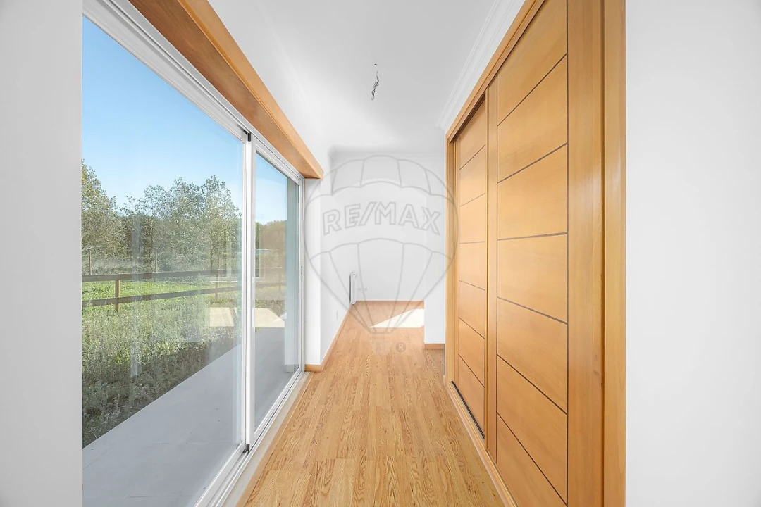 Moradia T4 para Venda em Miragaia e Marteleira Foto 18