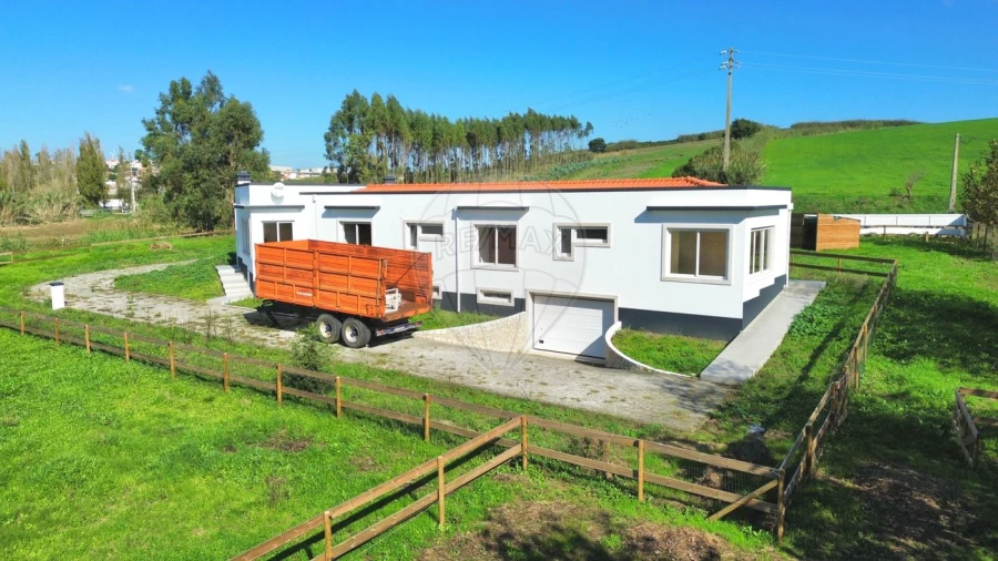 Moradia T4 para Venda em Miragaia e Marteleira Foto 31