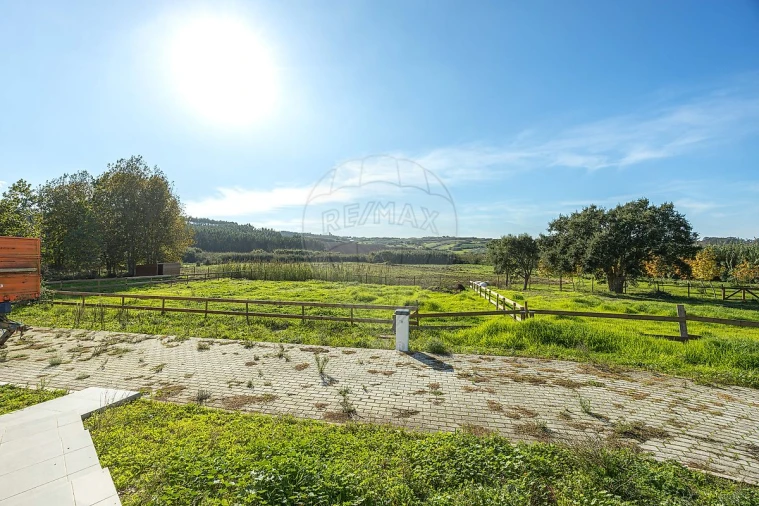 Moradia T4 para Venda em Miragaia e Marteleira Foto 30